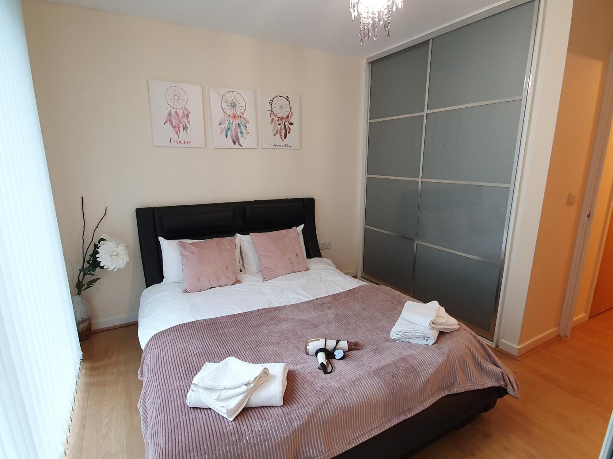 Dazzon Apartments - Hub - Central Mk Milton Keynes Habitación foto