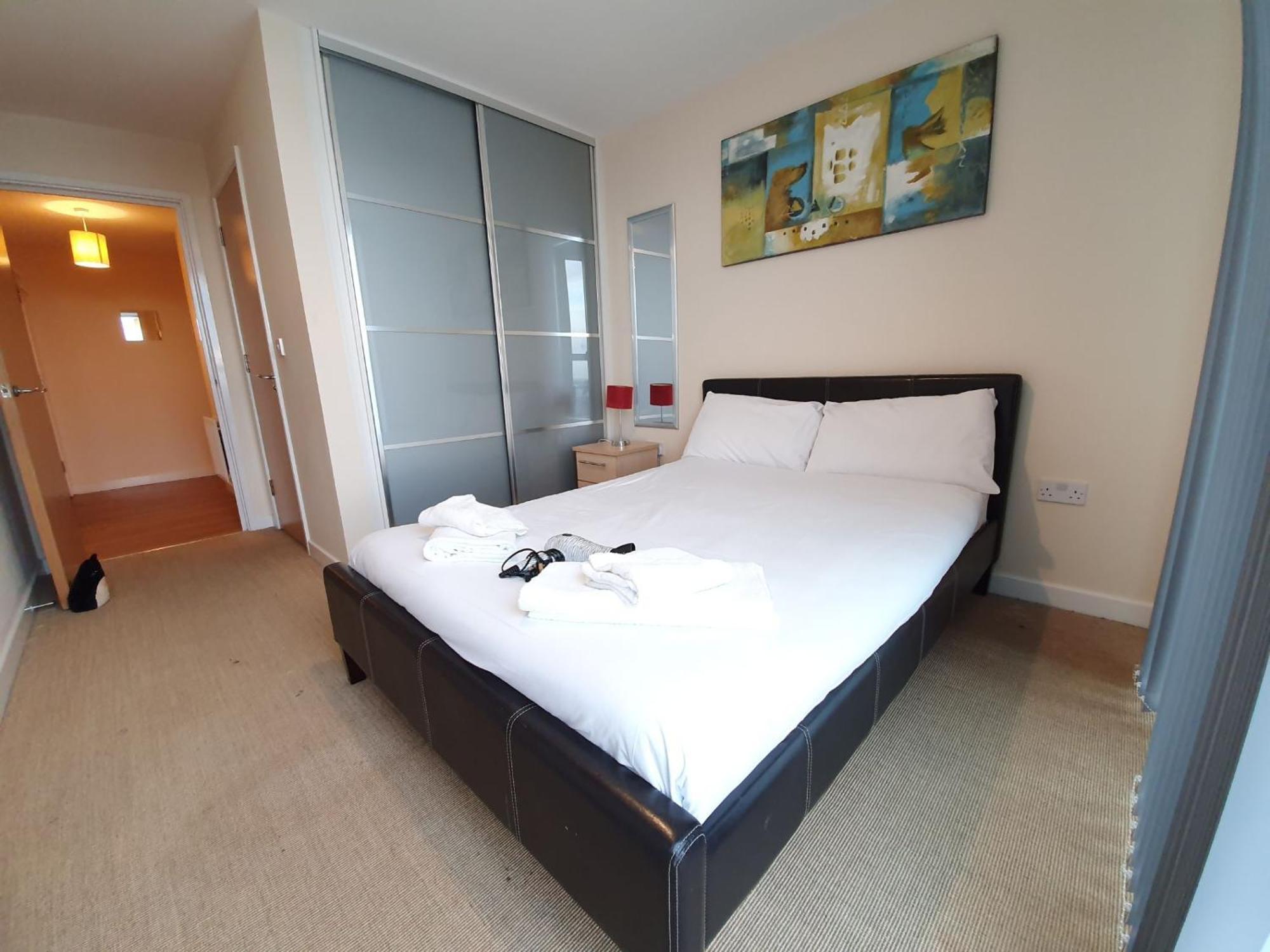 Dazzon Apartments - Hub - Central Mk Milton Keynes Habitación foto